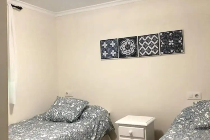 Room 6 of 14