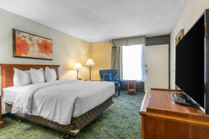 Room 33 of 54