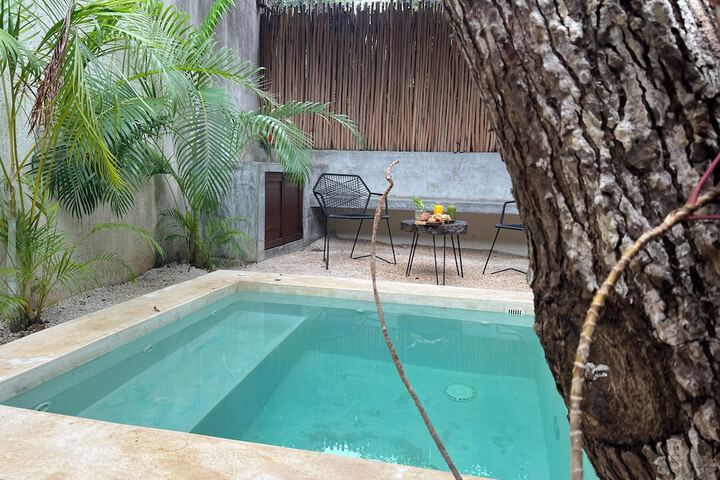 Pool 68 of 111