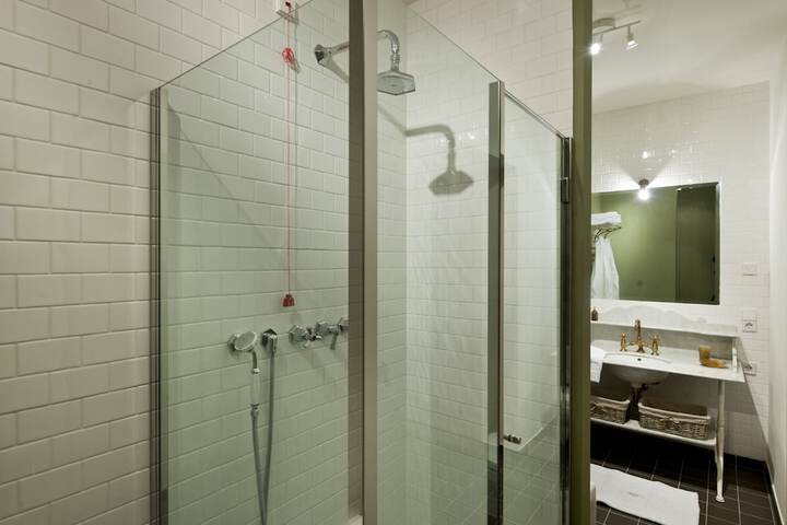 Clean Restrooms