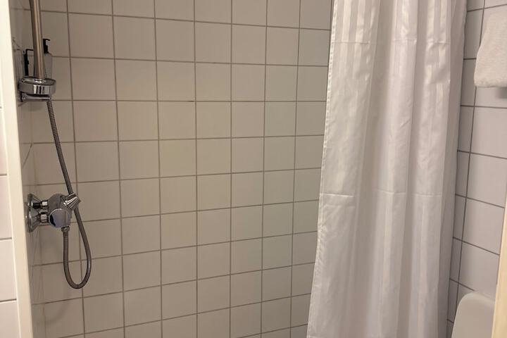 Room 176 of 209