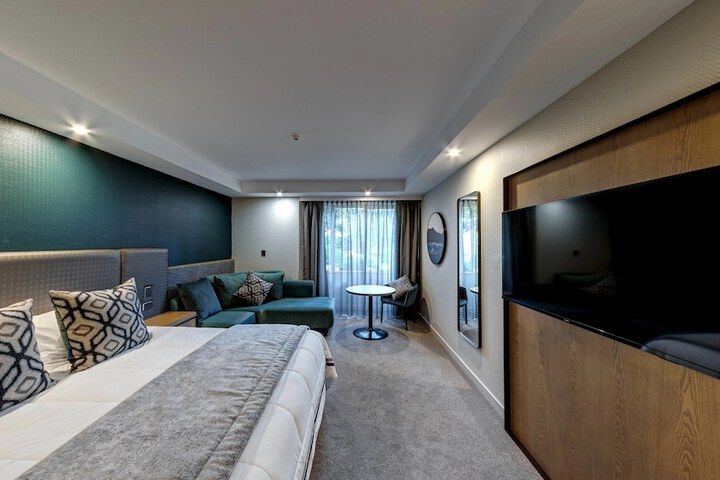 Room 28 of 59