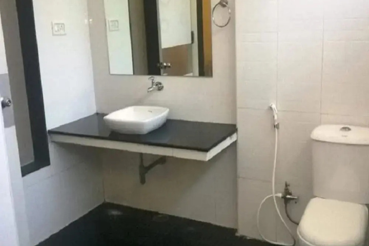 Room 8 of 14
