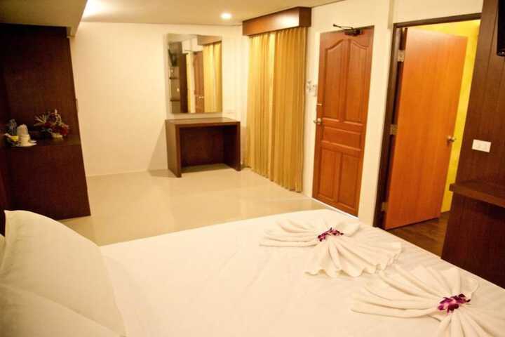 Room 4 of 61
