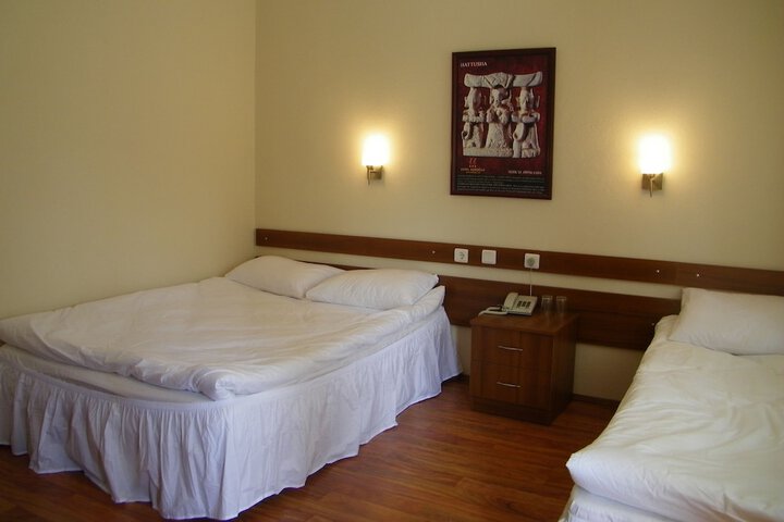 Room 2 of 44