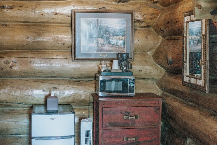 Room 25 of 76