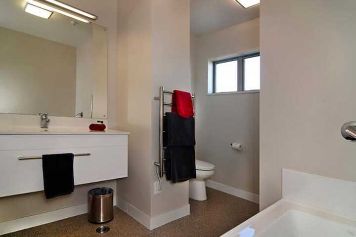 Room 20 of 28