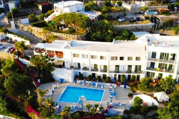 Hotel 58 of 64
