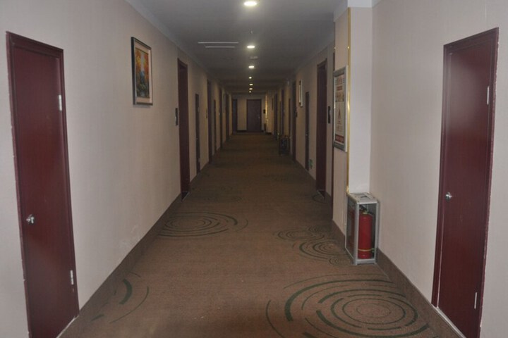 Ballroom/Hall 29 of 31