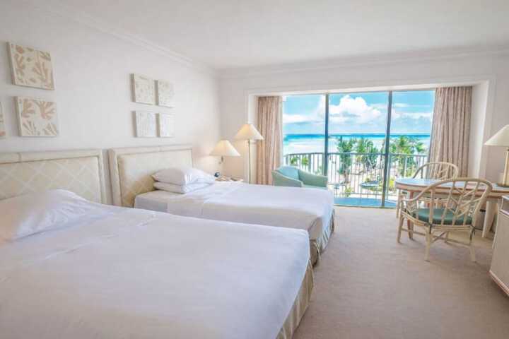 Room 9 of 28