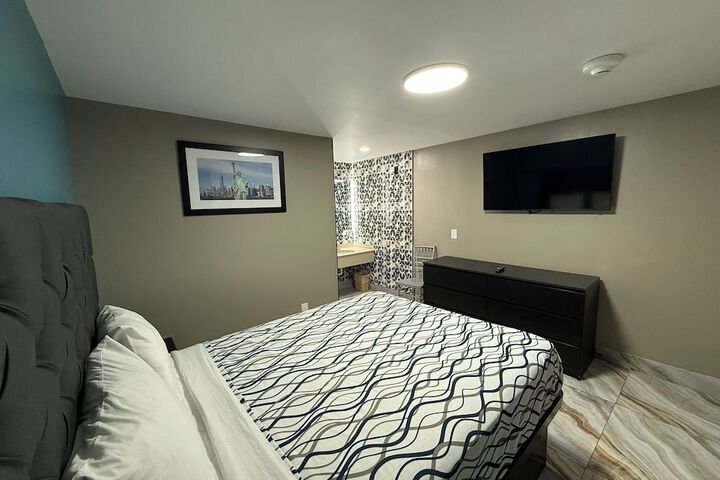 Room 13 of 26