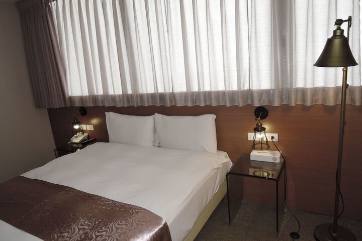 Room 25 of 46