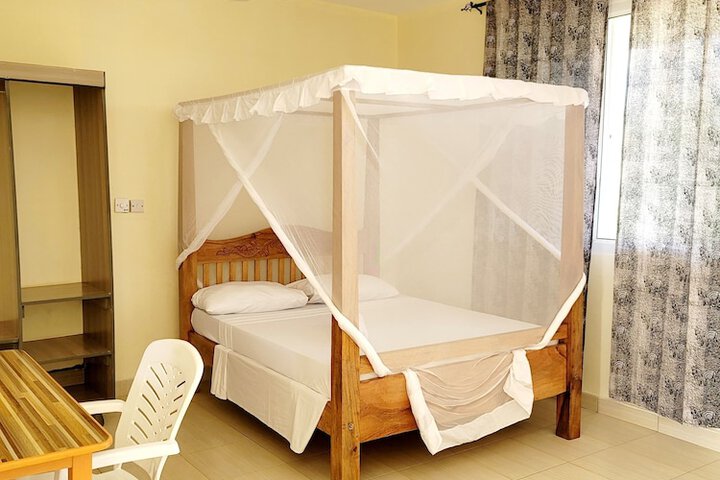 Room 8 of 24