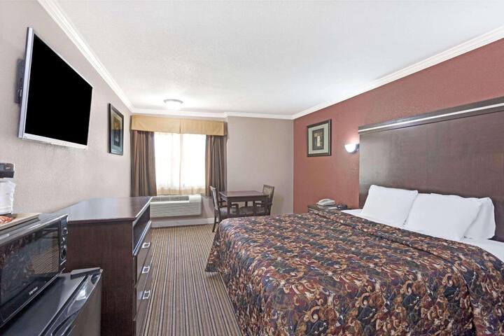 1 King Bed (1 of 47)