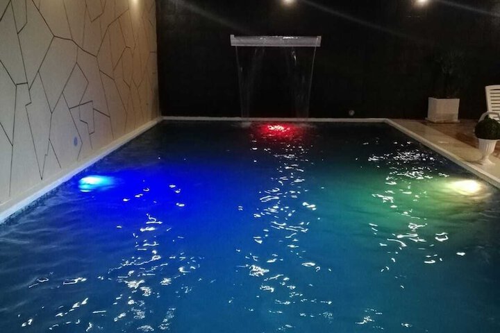Pool 15 of 33