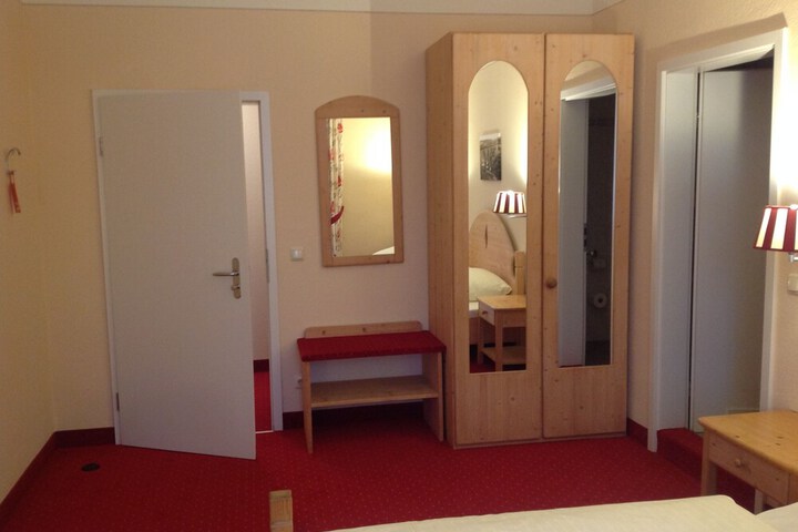 Room 6 of 22