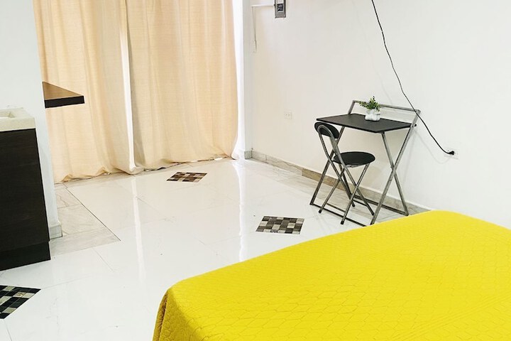 Room 10 of 103