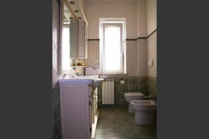 Room 27 of 52