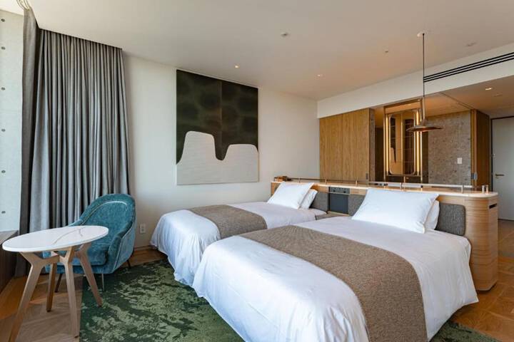 Room 43 of 190