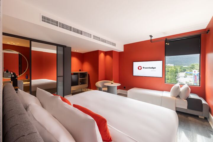 Room 28 of 72