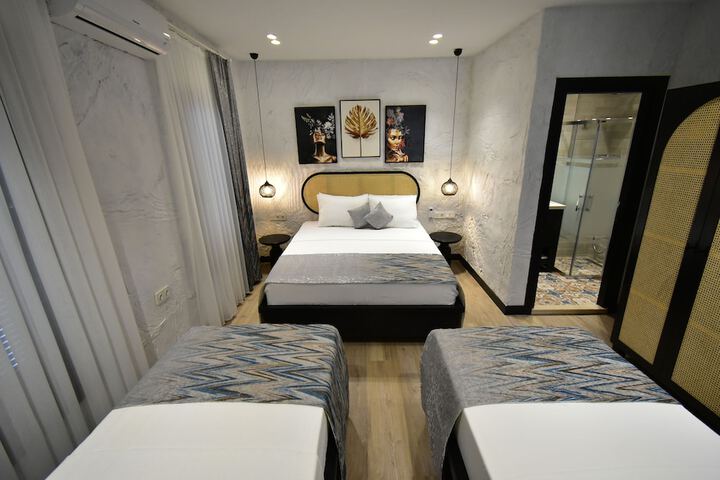 Room 6 of 35