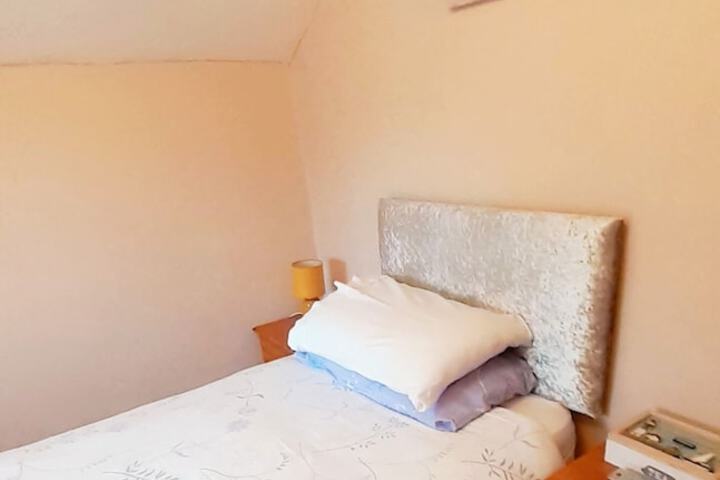 Room 6 of 125
