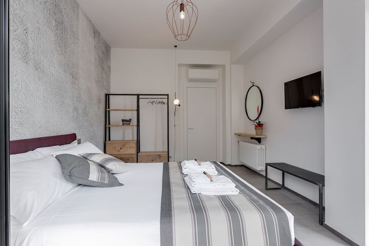 Room 21 of 270