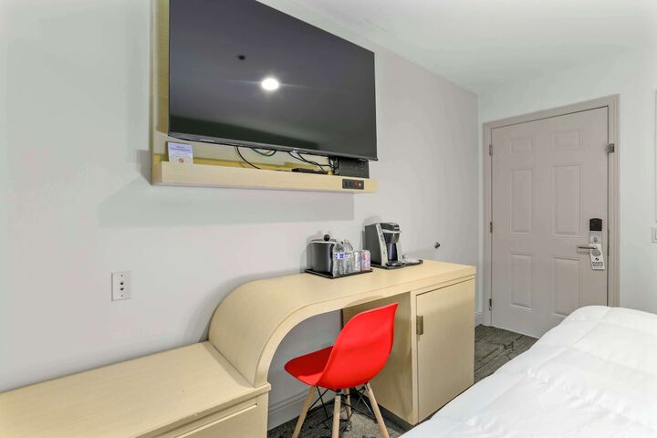 Room 19 of 43