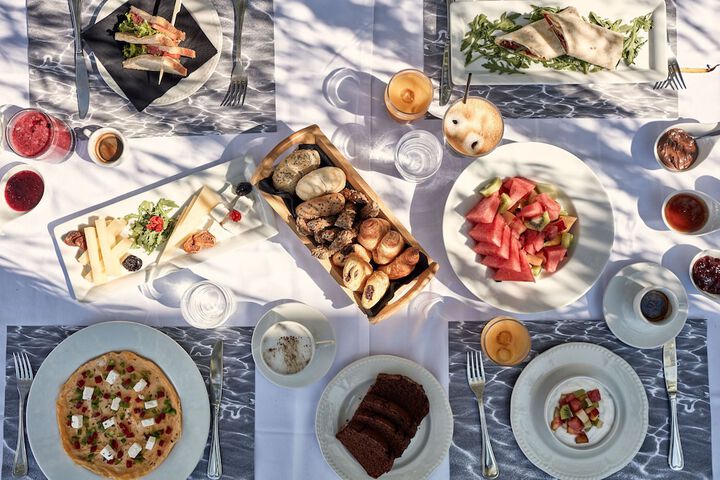 Breakfast/Coffee Service 88 of 131