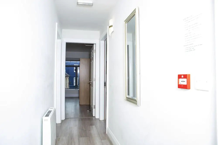Room 13 of 20