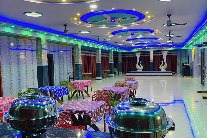 Dining 94 of 101