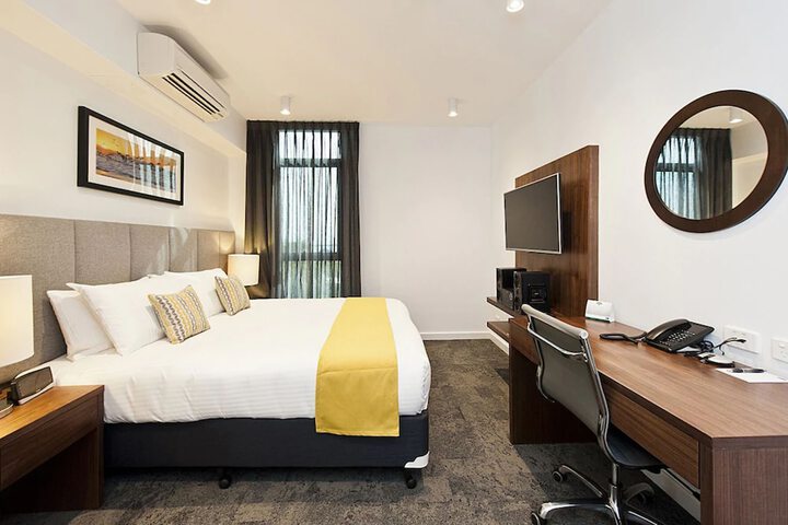Room 6 of 27