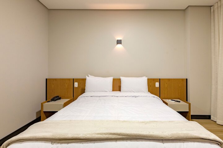 Room 7 of 62