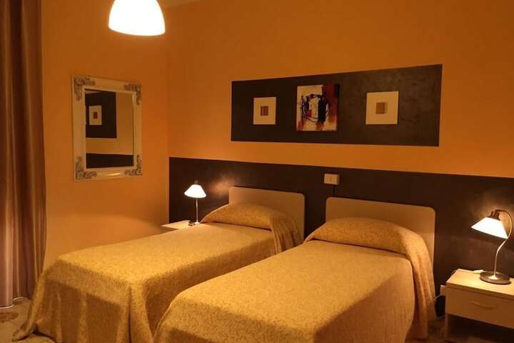 Room 20 of 38