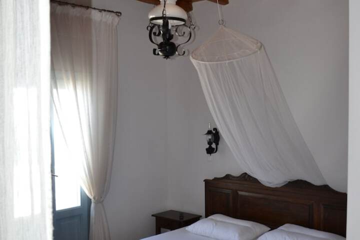 Room 3 of 25