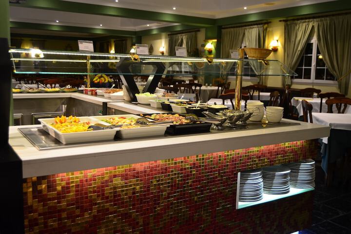 Dining 52 of 92