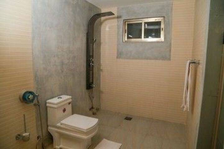 Room 4 of 24