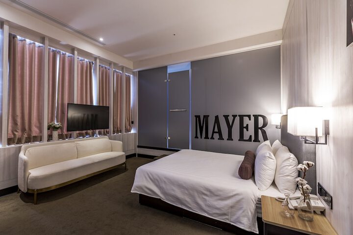 Room 46 of 89
