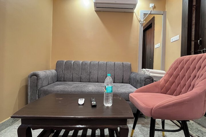 Room 25 of 73