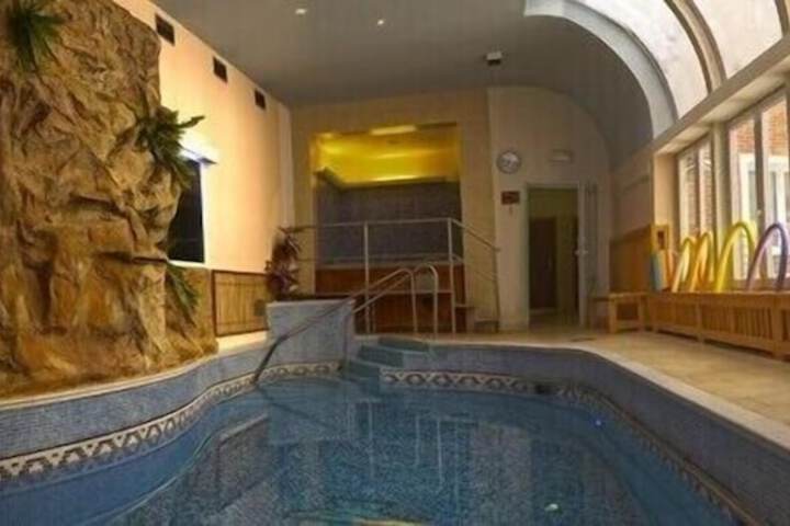 Pools & Facilities