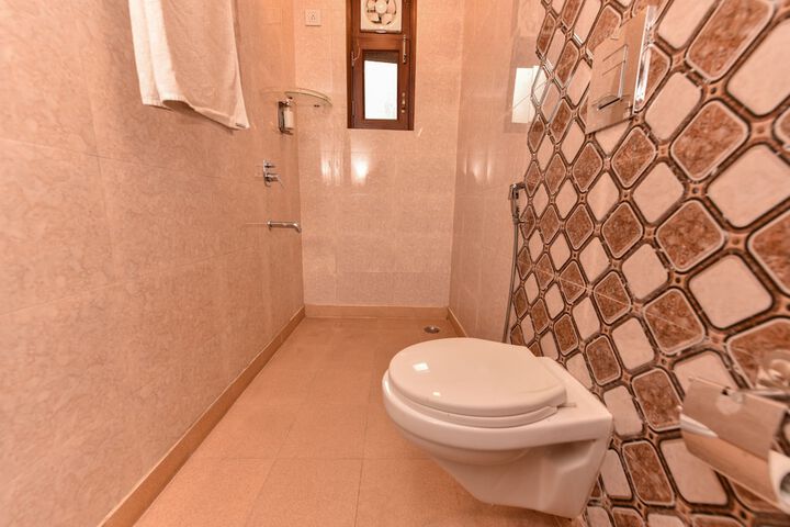 Room 14 of 24