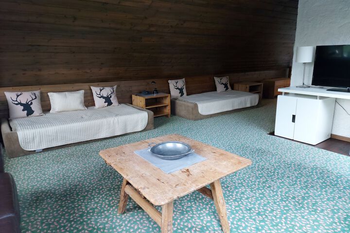 Room 46 of 102