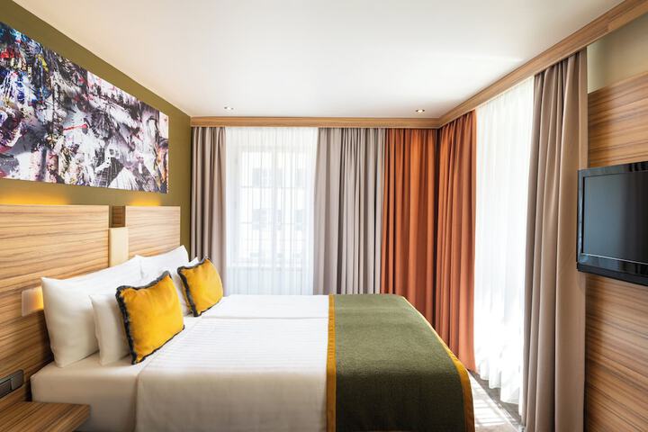 Room 4 of 31