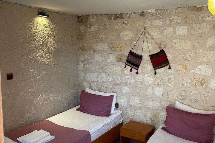 Room 9 of 31