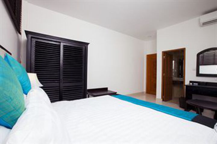 Room 8 of 27