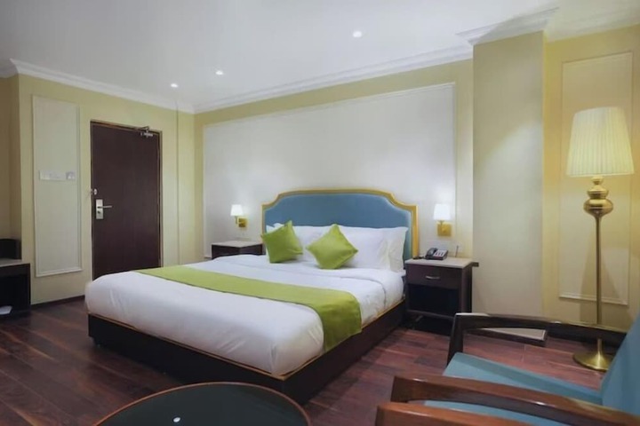 Room 8 of 34