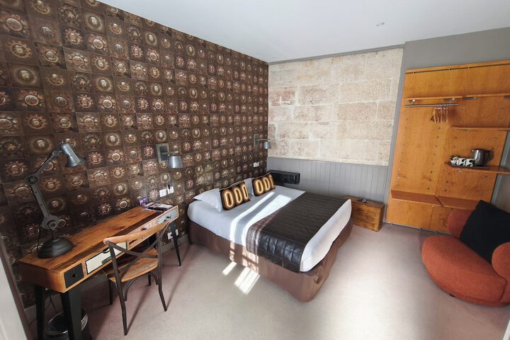 Room 17 of 44