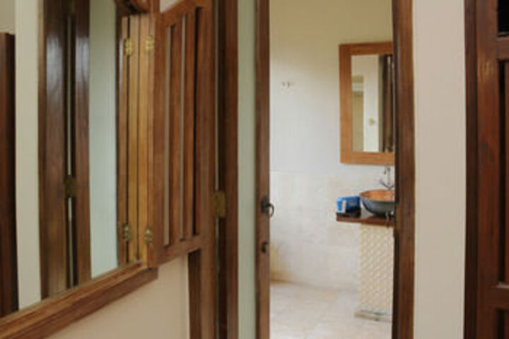 Room 8 of 30