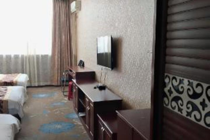 Room 9 of 10