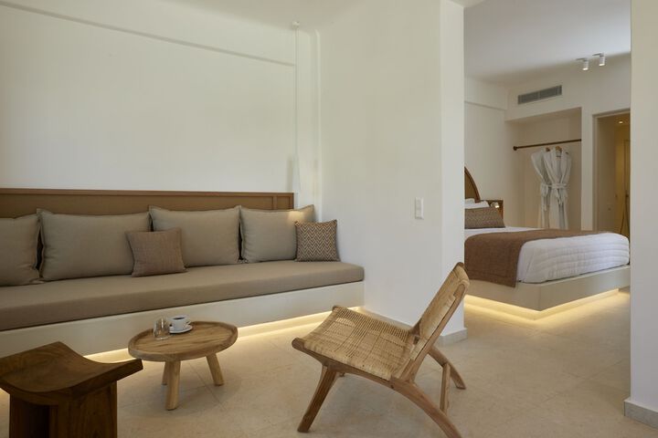 Room 26 of 122